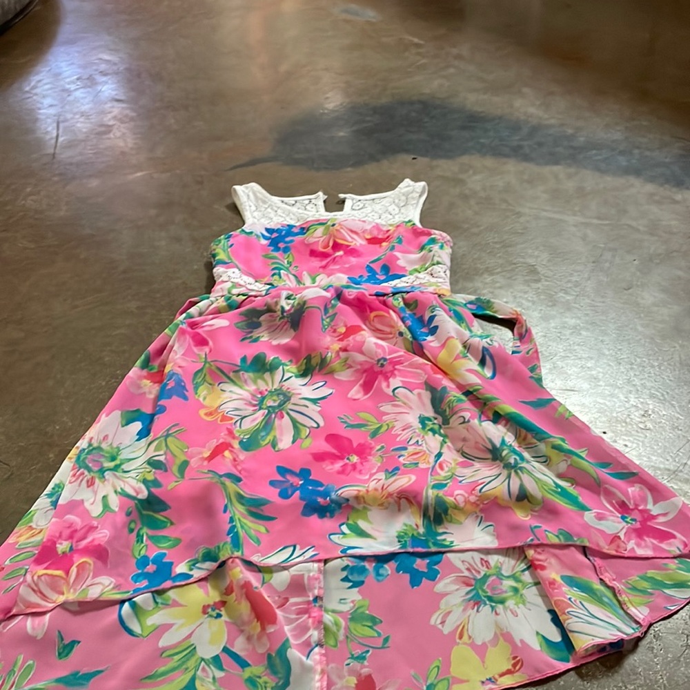 Girls size 7/8 pink floral summer dress